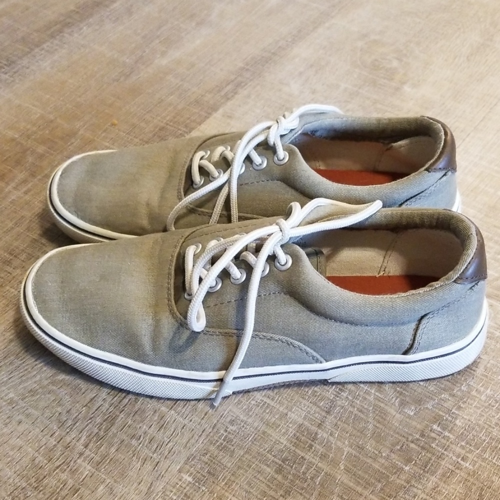 Merona casual brown boat type shoes